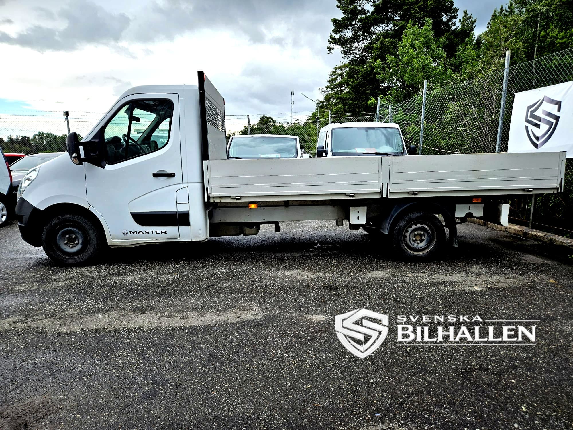 Renault Master XL Flakbil 2.3 dCi GPS Dieselvärmare Nybesikt Nyservad